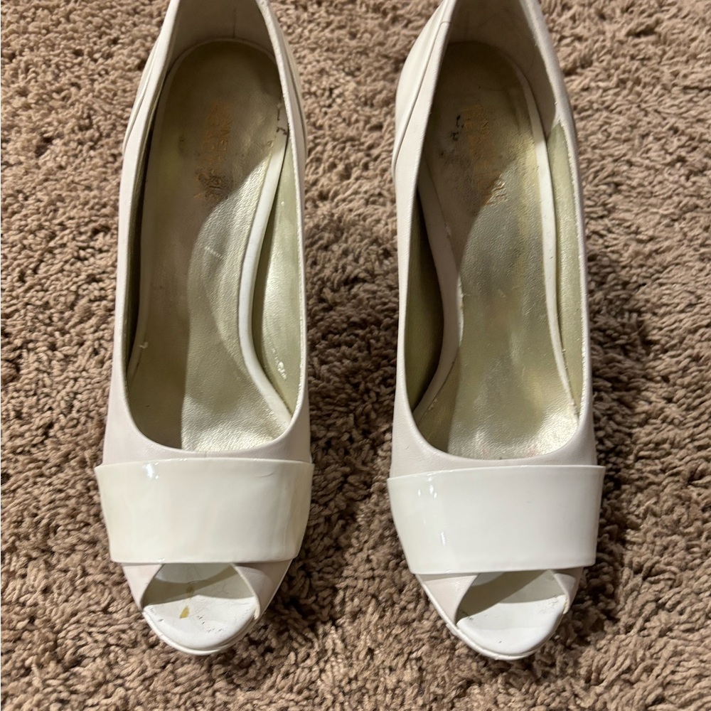 Kenneth Cole reaction peep toe heels